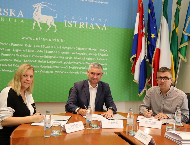 Župan Miletić potpisao Sporazume u sklopu projekta "Iz mora do Buja" koji potiču zdravu morsku prehranu kod školaraca