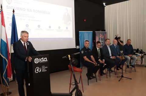 Održana panel rasprava ''Sigurno na romobilu – izazovi moderne mobilnosti i razvijanje prometne kulture mladih''