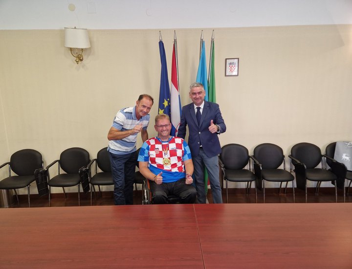 Župan Miletić upriličio prijem za europskog prvaka u paraboćanju Davora Komara