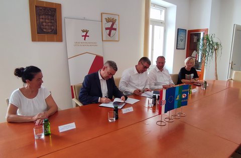 La Regione Istriana e la Città di Rovigno hanno firmato il Contratto di permuta immobiliare