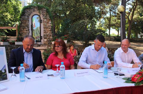 Župan Flego potpisao Ugovor o kreditiranju za Projekt dogradnje i uređenja domova za starije osobe, vrijedan 22 milijuna kuna