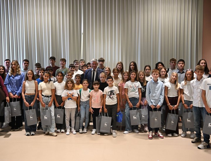 Il presidente Boris Miletić ha ricevuto le campionesse e i campioni nazionali – alunne e alunni premiati