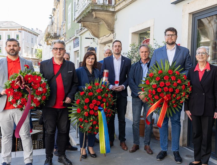 A Pola celebrata la Festa internazionale del lavoro con la deposizione delle corone