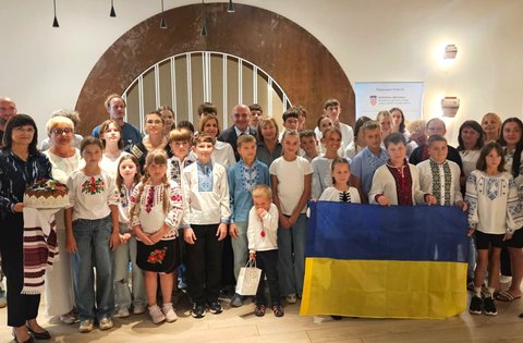 Anche quest’anno bambini e giovani ucraini in vacanza al Villaggio turistico Polynesia Plava Laguna