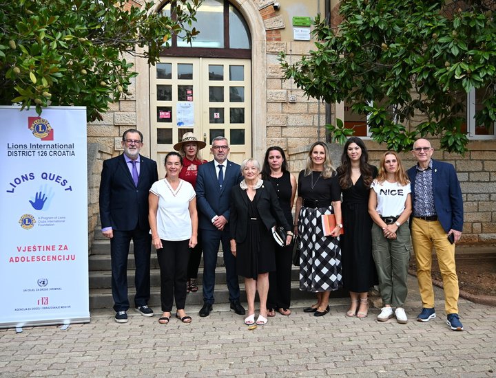 La Scuola elementare dr. Mate Demarin a Medolino ha ospitato un corso di formazione di due giorni dal titolo “Competenze per l’adolescenza” per per 70 partecipanti delle scuole elementari della Regione Istriana
