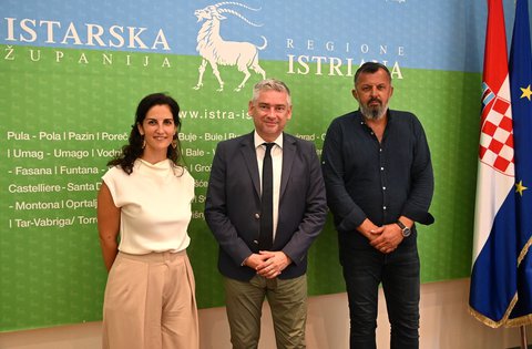 Župan Boris Miletić razgovarao s načelnicima Vrsara i Funtane o dogradnji sportske dvorane OŠ Vladimira Nazora u Vrsaru