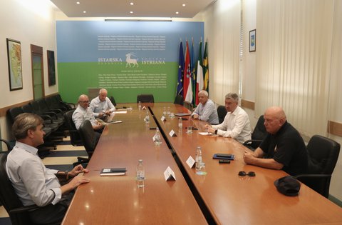 Restano in vigore le misure restrittive all'uso dell'acqua potabile