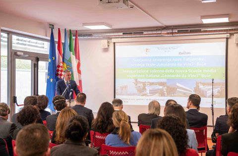 Aperta solennemente la ricostruita Scuola media superiore italiana "Leonardo da Vinci" Buje-Buie