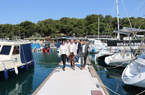 Si è conclusa la sostituzione del pontone nel porto di Bunarina, del valore di 4,5 milioni di kune