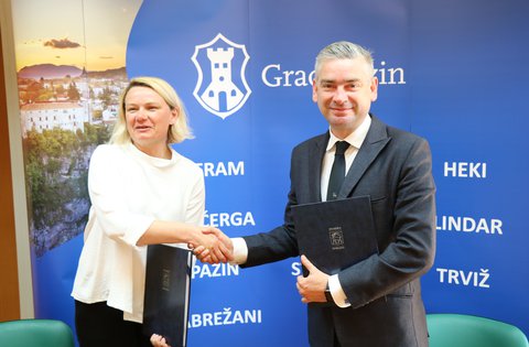 Incontro di lavoro tra il presidente Miletić e la Sindaca di Pisino