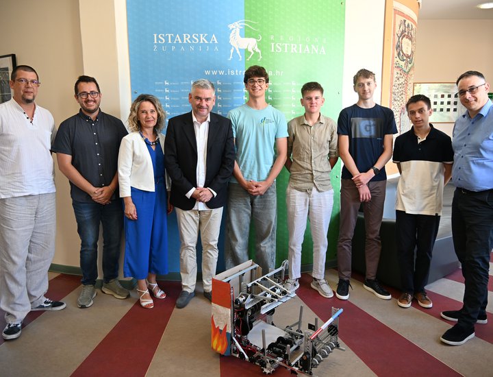 Il presidente della Regione Miletić ha ricevuto gli alunni del Liceo e  scuola di avviamento professionale Juraj Dobrila di Pisino, che a ottobre rappresenteranno la Croazia al FIRST Global Challenge