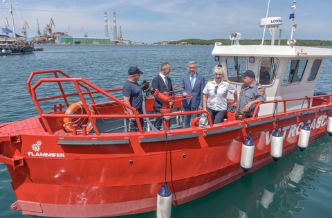 Održana svečanost preuzimanja brodice FLAMMIFER FF B 850 namijenjene vatrogastvu