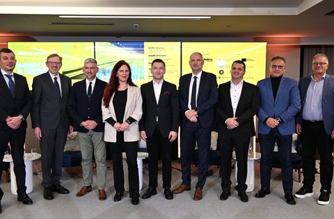 Istarski župan Miletić sudjelovao na konferenciji “Hrvatska u pokretu” o ključnim prometnim projektima u Istri