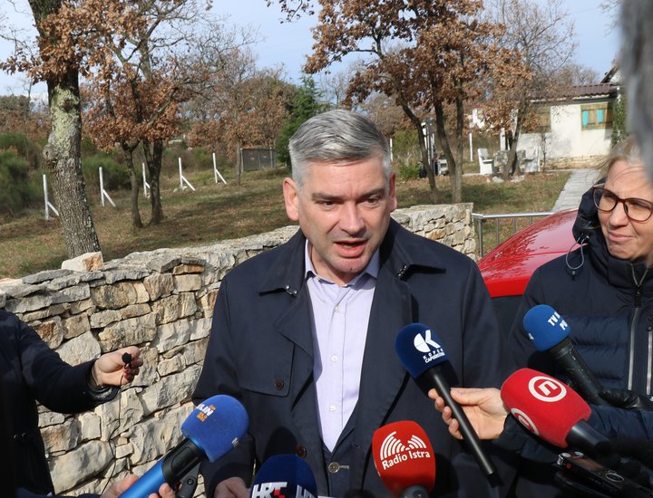 Il presidente Miletić: Qualsiasi tipo di edilizia abusiva non è ammissibile! Il Premier e il ministro Bačić la possono fermare