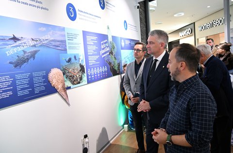 Otvorena izložba „Kada more kaže hvala“ koja građanima približava problem morskog otpada