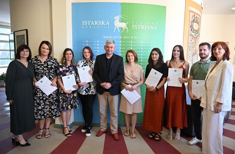 La Regione Istriana continua anche nel 2025 a erogare 20.000 euro per l’acquisto della prima casa o abitazione al personale carente nei settori della sanità e dell’assistenza sociale