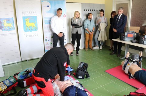 Progetto UE FIRESPILL: è stata acquistata un'attrezzatura medica salvavita