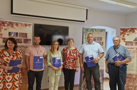 Potpisani ugovori za uređenje nove učionice i dvorane u PŠ Lanišće
