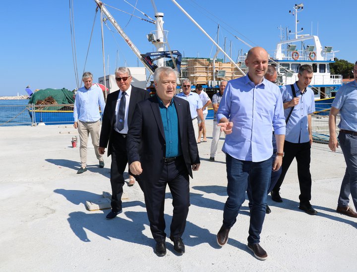 Zamjenik župana koji obnaša dužnosti župana Istarske županije Fabrizio Radin dočekao ministra Tomislava Tolušića u Vrsaru