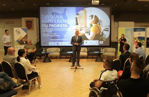 Održana završna konferencija projekta „Razvoj i podrška razvoju održivih modela zapošljavanja ranjivih skupina na Urbanom području Pula“