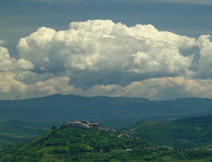 Obavljen Javni poziv za dodjelu potpora za turističke manifestacije u 2026. godini