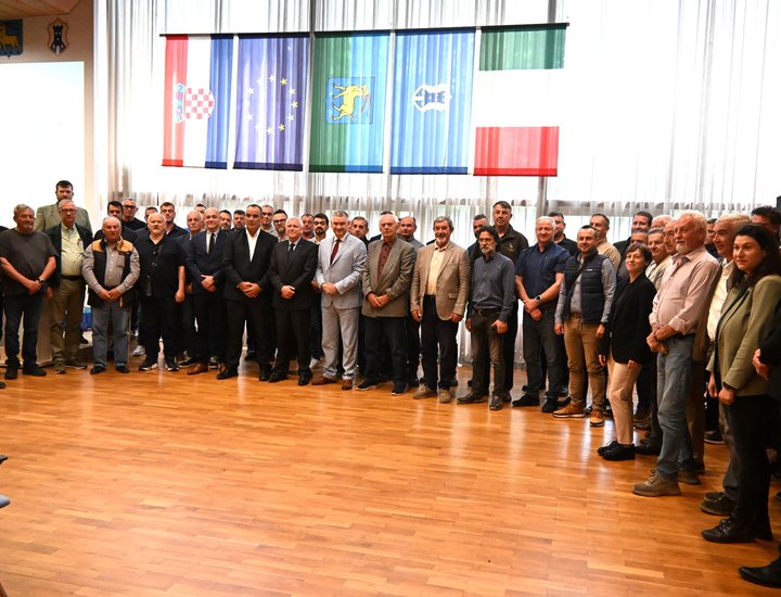 Istarska županija nastavlja intenzivno ulagati u poljoprivredu i ruralni razvoj – udrugama dodijeljeno gotovo 460 tisuća eura