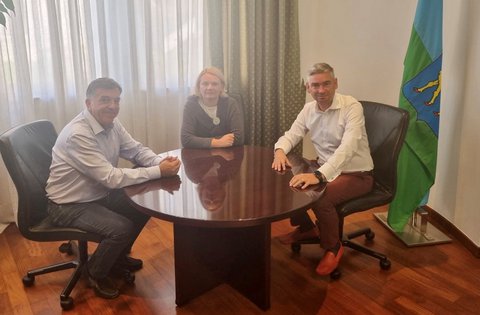 Il presidente Miletić all’incontro di lavoro con la sindaca di Pisino