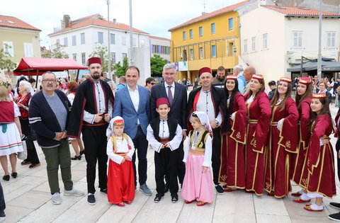 Si è tenuto in Piazza della Libertà a Parenzo  l'VIII Festival del multiculturalismo