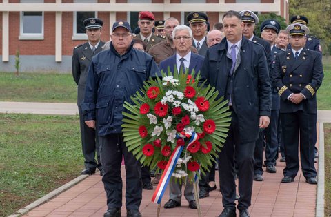 Položeni vijenci za pirotehničare poginule u pulskoj Zračnoj luci prije 31 godinu