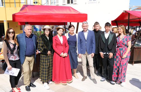 La piazza centrale di Parenzo nel segno del Festival della territorialità per le scuole medie superiori