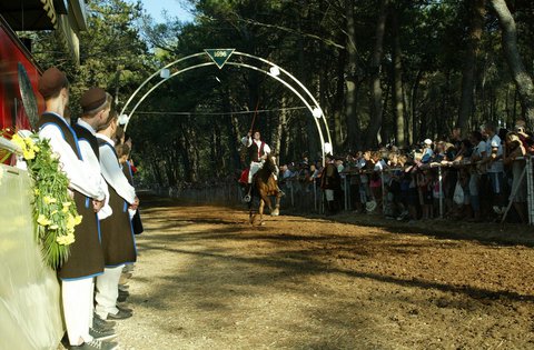 Objavljen Javni poziv za dodjelu potpora turističkim manifestacijama